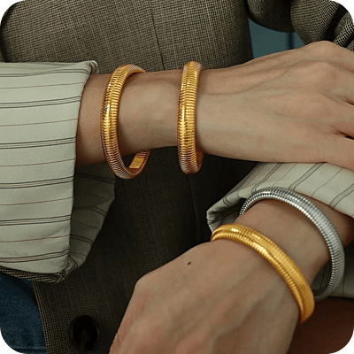 Cobra Bangle