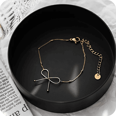 Coquette Wire Bracelet