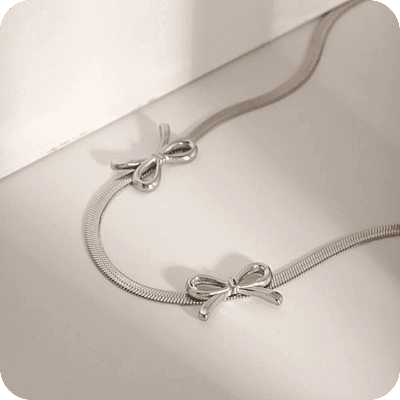 Three Bows Necklace